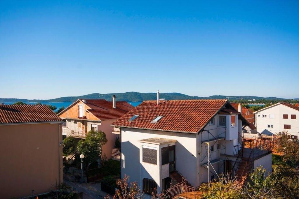 שיבניק Guesthouse Brodarica מראה חיצוני תמונה