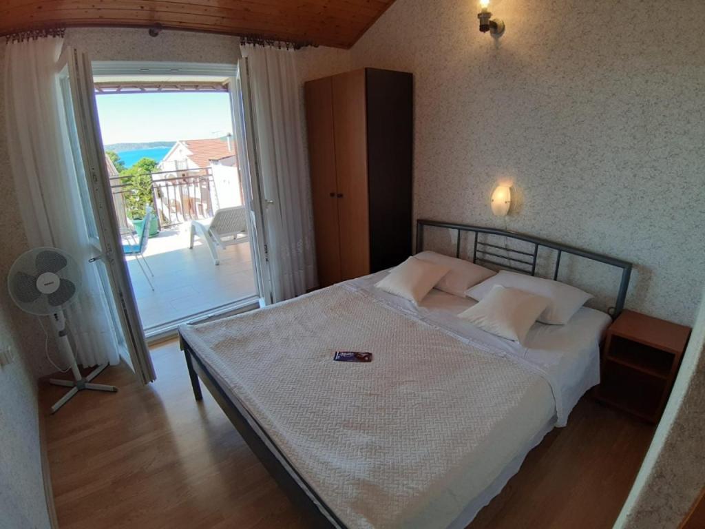 שיבניק Guesthouse Brodarica מראה חיצוני תמונה