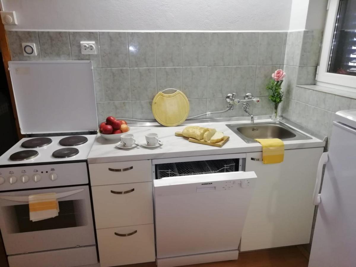 שיבניק Guesthouse Brodarica מראה חיצוני תמונה