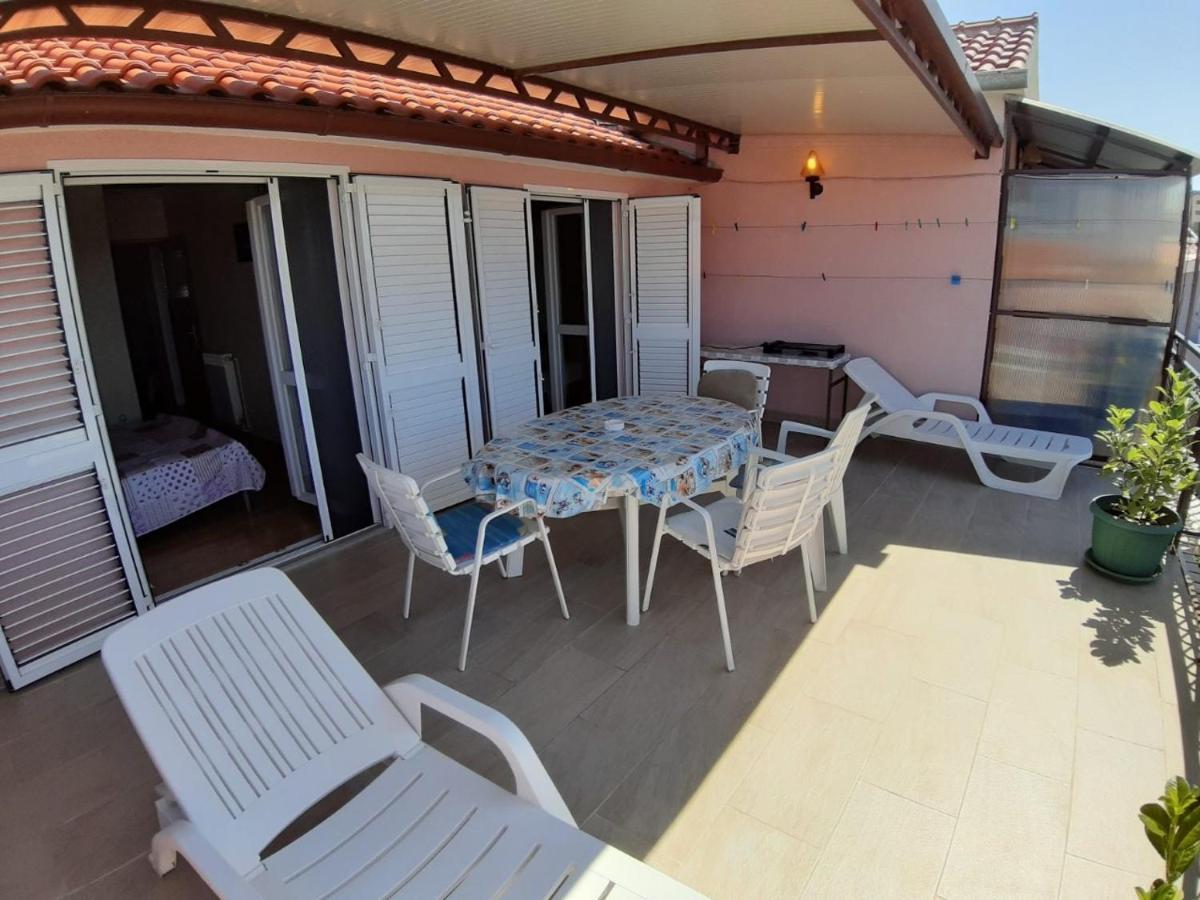 שיבניק Guesthouse Brodarica מראה חיצוני תמונה