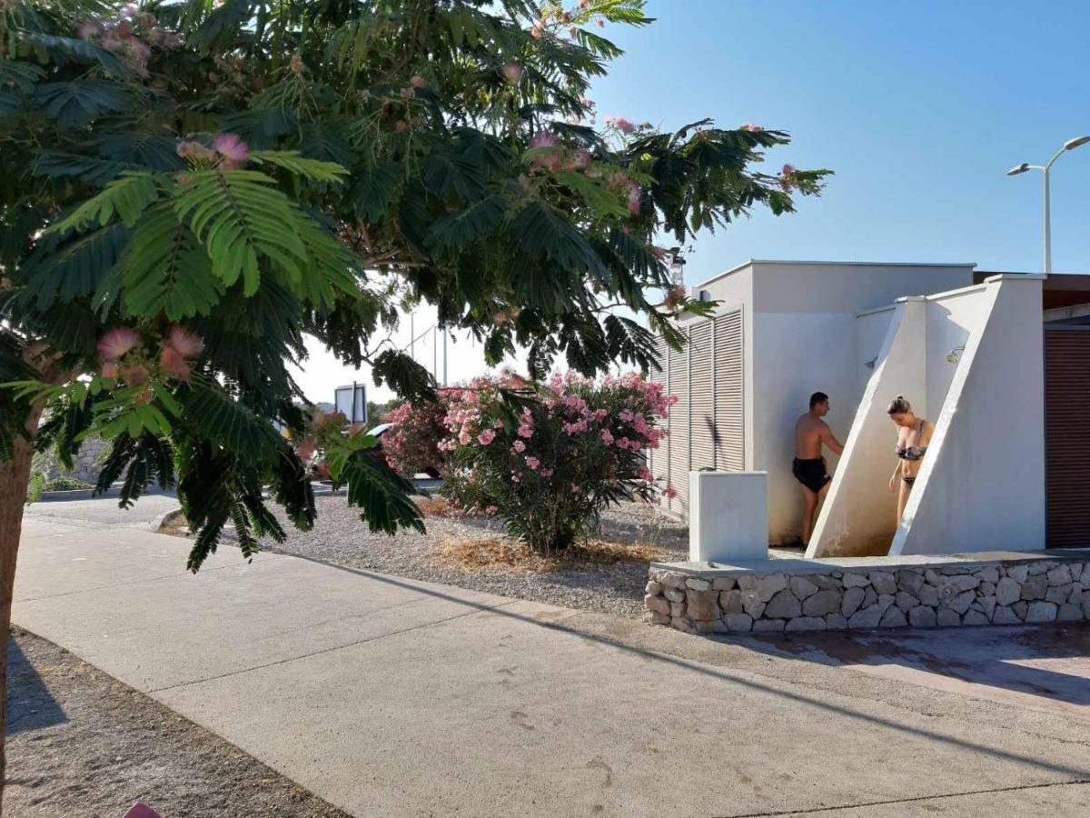 שיבניק Guesthouse Brodarica מראה חיצוני תמונה