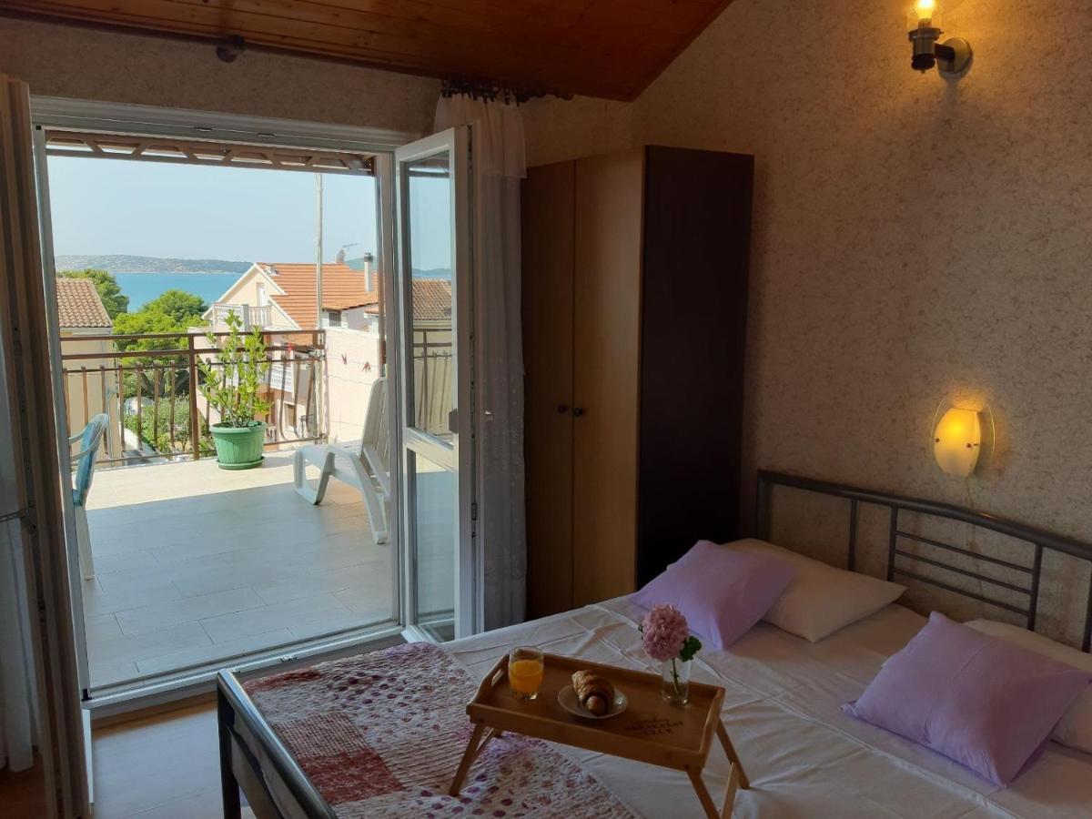 שיבניק Guesthouse Brodarica מראה חיצוני תמונה