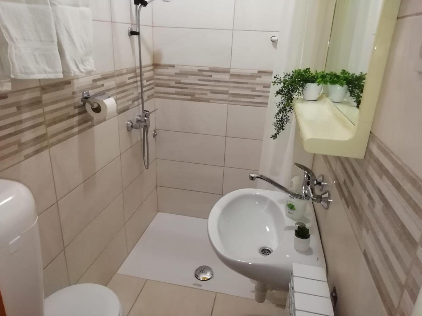 שיבניק Guesthouse Brodarica מראה חיצוני תמונה